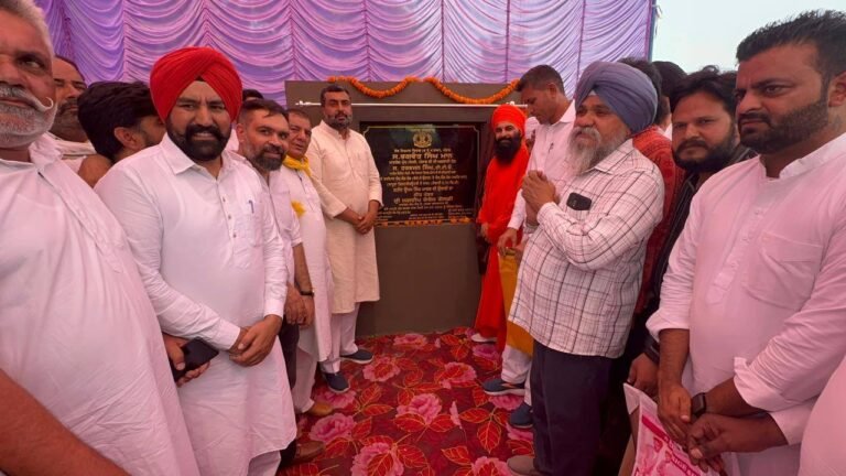ਵਿਧਾਇਕ ਗੋਲਡੀ ਕੰਬੋਜ ਤੇ ਸੰਤ ਬਾਬਾ ਬ੍ਰਹਮ ਦਾਸ ਨੇ ‘ਸ਼ਹੀਦ ਊਧਮ ਸਿੰਘ ਮਾਰਗ ’ ਬਾਈਪਾਸ ਦਾ  ਨੀਂਹ ਪੱਥਰ ਰੱਖਿਆ
