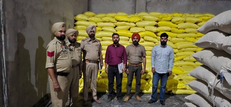 ਲੁਧਿਆਣਾ ਦੇ ਖੁਦਾਈ ਚੱਕ ‘ਚ ਯੂਰੀਆ ਦੀ ਕਾਲਾਬਾਜ਼ਾਰੀ ਬੇਨਕਾਬ, ਰਾਈਸ ਮਿਲ ‘ਚੋਂ 560 ਥੈਲੇ ਬਰਾਮਦ