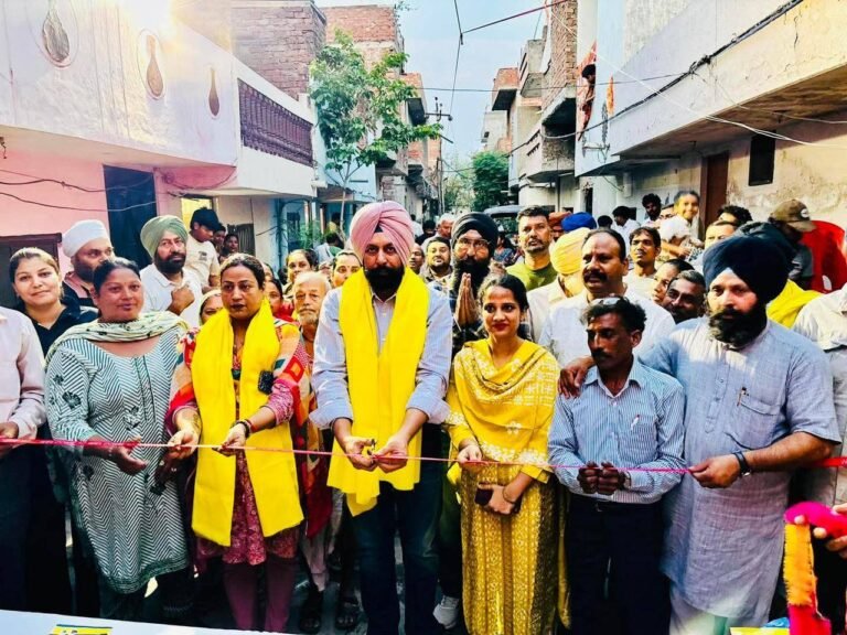 ਕਰਮਜੀਤ ਸਿੰਘ ਰਿੰਟੂ ਨੇ ਰਾਮਨਗਰ ਪੰਚਾਇਤ ਵਿੱਚ ਸੜਕਾਂ ਅਤੇ ਗਲੀਆਂ ਬਣਾਉਣ ਦੇ ਵਿਕਾਸ ਕਾਰਜ ਦਾ ਉਦਘਾਟਨ ਕੀਤਾ