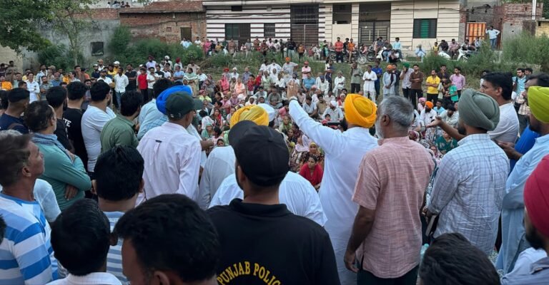 ਸਿਆਸੀ ਸਰਗਰਮੀਆ,ਗੁੱਟਬੰਦੀ ਦਾ ਸ਼ਿਕਾਰ ! ਲੋਕ ਮਿਲਣੀ ਨੂੰ ਲੈ ਕੇ ਵਿਧਾਇਕ ਅਤੇ ਚੇਅਰਮੈਨ ਵਿਚਾਲੇ ਸਿਆਸੀ ਦੌੜ ਤੇਜ