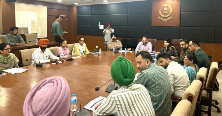 ਨਸ਼ਿਆਂ ਦੇ ਹੌਟਸਪਾਟ ਖੇਤਰਾਂ ਵਿੱਚ ਨੌਜਵਾਨਾਂ ਨੂੰ ਨਸ਼ਿਆਂ ਤੋਂ ਦੂਰ ਰੱਖਣ ਲਈ ਬਣਾਈਆਂ ਜਾਣਗੀਆਂ ਖੇਡ ਟੀਮਾਂ: ਡੀ.ਸੀ
