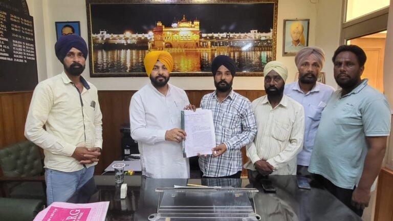 ਪਸੂ ਪਾਲਣ ਕਾਮਿਆ ਨੇ ਮੰਗਾਂ ਸਬੰਧੀ ਚੇਅਰਮੈਨ ਨਾਲ ਕੀਤੀ ਮੀਟਿੰਗ
