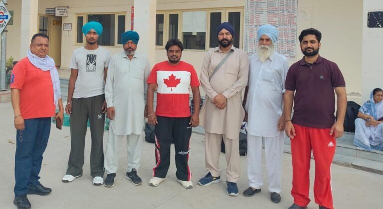 ਰਾਂਝਾ ! “ਹੀਰ ਦਾ ਰੁੱਸਿਆ ਹੋਊ “,ਯਾਰਾਂ ਦਾ ਰਾਂਝਾ ਵੀ ਰਾਜੀ ਆ ਤੇ ਕਾਟੋ ਵੀ ਫੁੱਲਾਂ ‘ਤੇ ਆ।