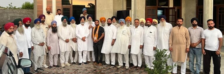 ਸੰਜੀਤ ਸਿੰਘ ਸੰਨੀ ਗਿੱਲ ਨੇ  ਸਰਕਲ ਚੜਿੱਕ ਦੇ ਆਗੂਆਂ ਤੇ ਵਰਕਰਾਂ ਨਾਲ ਅਹਿਮ ਮੀਟਿੰਗ ਕੀਤੀ