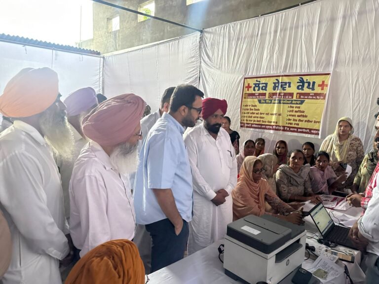 ਪਿੰਡਾਂ ਦੇ ਲੋਕਾਂ ਲਈ ਵਰਦਾਨ ਸਾਬਿਤ ਹੋ ਰਹੇ ਹਨ ਰੈੱਡ ਕ੍ਰਾਸ ਦੇ ਲੋਕ ਸੇਵਾ ਕੈਂਪ