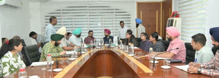 ਰਾਸ਼ਟਰੀ ਸਫਾਈ ਕਰਮਚਾਰੀ ਕਮਿਸ਼ਨ ਦੇ ਉਪ-ਚੇਅਰਮੈਨ ਹਰਦੀਪ ਗਿੱਲ ਨੇ ਕੀਤੀ ਸਮੀਖਿਆ ਮੀਟਿੰਗ