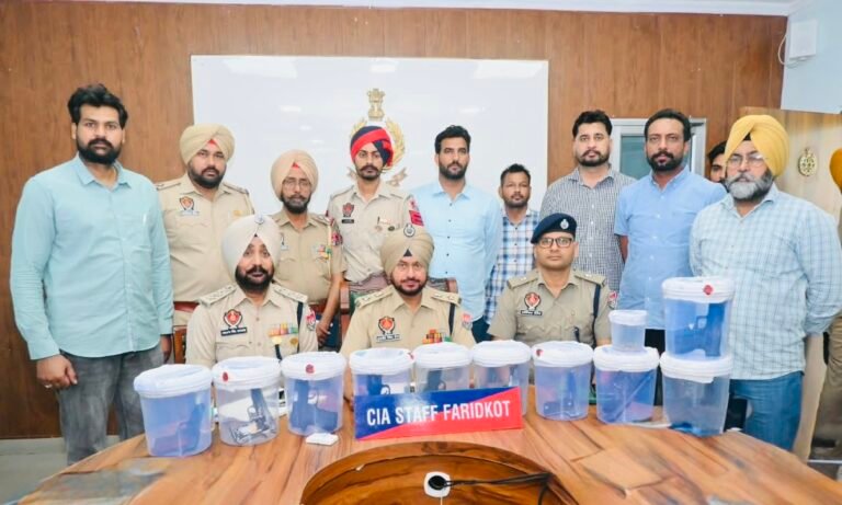 ਫ਼ਰੀਦਕੋਟ ਪੁਲਿਸ ਵੱਲੋ ਜੇਲ ਅਧਾਰਿਤ ਅੰਤਰਰਾਸ਼ਟਰੀ ਹਥਿਆਰਾਂ ਦੇ ਗਿਰੋਹ ਦਾ ਪਰਦਾਫਾਸ਼, 02 ਮੁਲਜ਼ਮ ਕਾਬੂ, 10 ਨਜਾਇਜ਼ ਪਿਸਟਲ, 20 ਜਿੰਦਾ ਰੌਦ ਬਰਾਮਦ