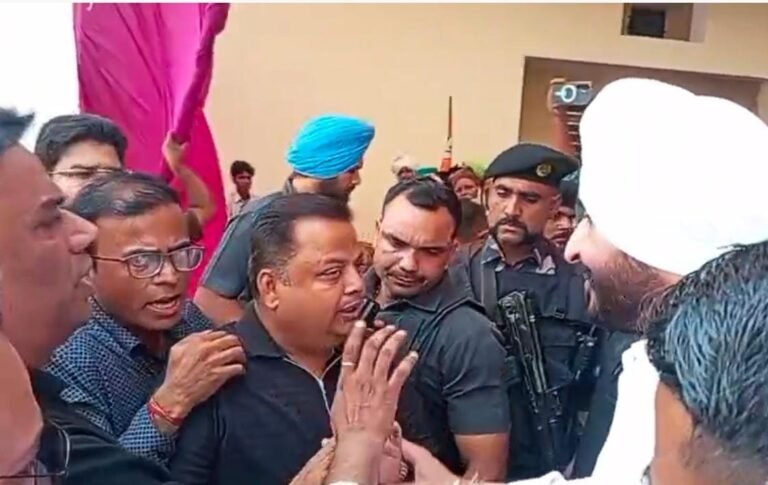 ਰਵਨੀਤ ਬਿੱਟੂ ਨੇ ਮੀਡੀਆ ਨੂੰ ਕਿਹਾ ‘ਵਿਕਾਊ’, ਪੱਤਰਕਾਰਾਂ ਵੱਲੋਂ ਤਿੱਖਾ ਵਿਰੋਧ ਅਤੇ ਬਾਈਕਾਟ