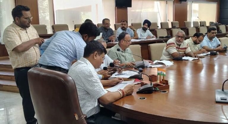 ਵਪਾਰੀਆਂ ਨੂੰ ਦਰਪੇਸ਼ ਆਉਂਦੀਆਂ ਸਮੱਸਿਆਵਾਂ ਸਬੰਧੀ ਕੀਤੀ ਗਈ ਬੈਠਕ