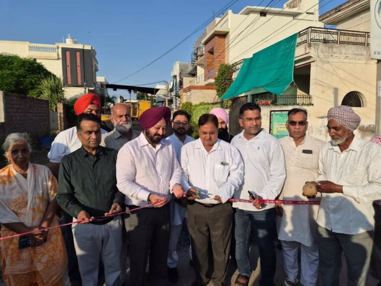ਵਿਧਾਇਕ ਕੋਹਲੀ ਤੇ ਮੇਅਰ ਨੇ 50 ਲੱਖ ਰੁਪਏ ਦੀ ਲਾਗਤ ਨਾਲ ਸੜਕ ਦਾ ਕੀਤਾ ਉਦਘਾਟਨ
